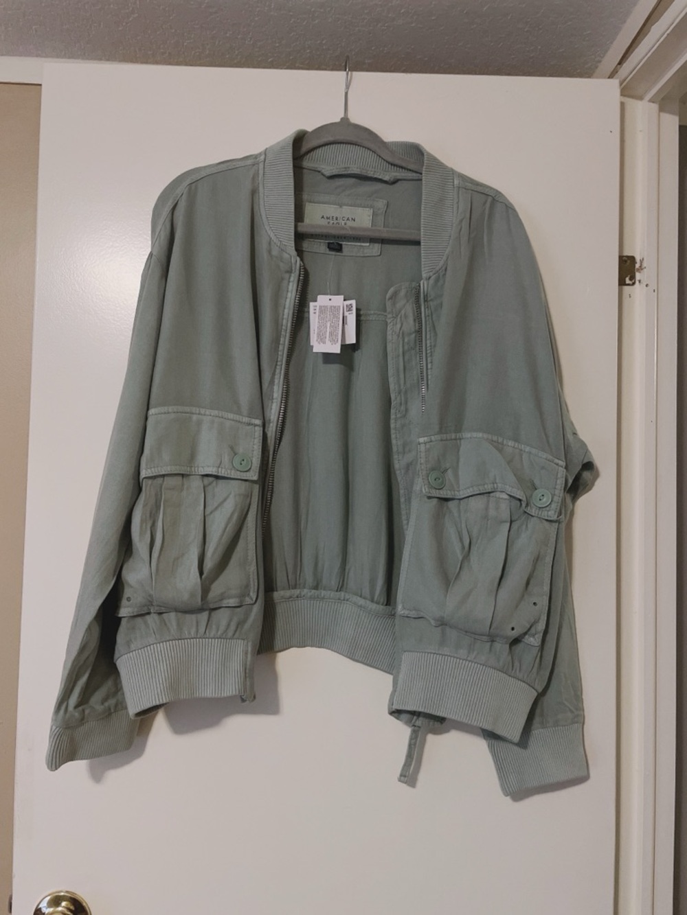 New With Tags American Eagle Sage Green Utility Bomber Jacket Size Large